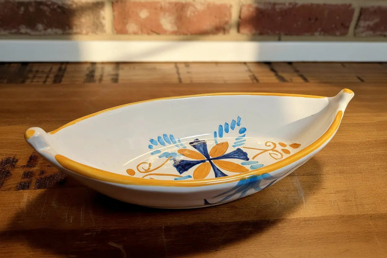 Decorative ceramic boat / bowl with floral patterns