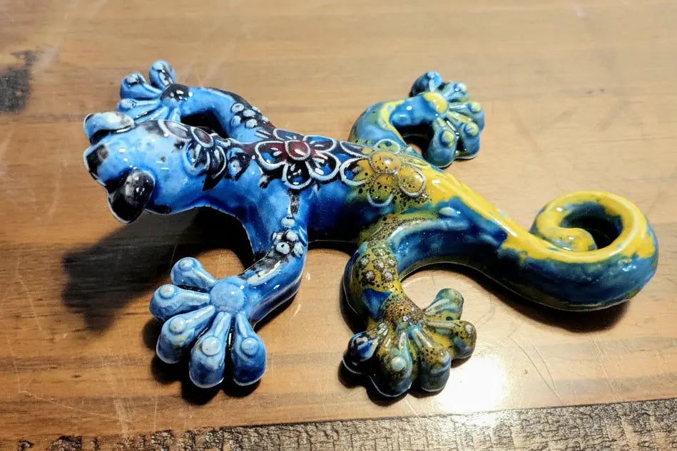Decorative ceramic gecko lizard 