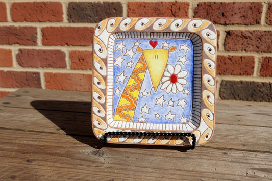 Decorative tray with giraffe design 